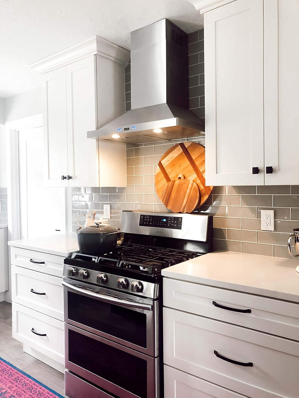 24" 600 CFM Wall Range Hood B797