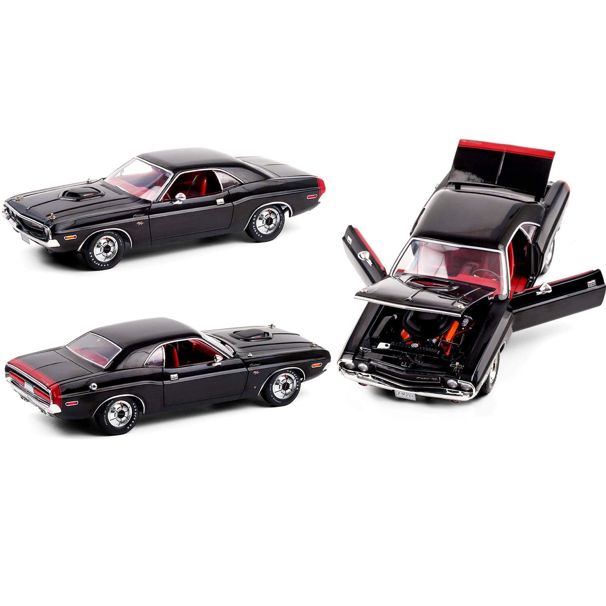 Black 1/18 Diecast Model Car V31451